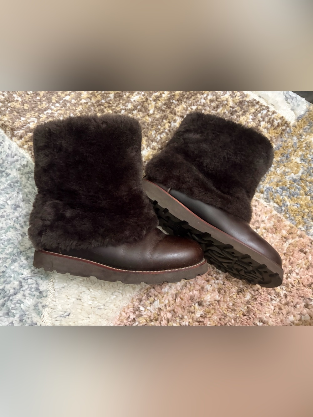 UVGC UGG Australia Maylin Chocolate Brown Shearling cuffed boots Women’s Size 9